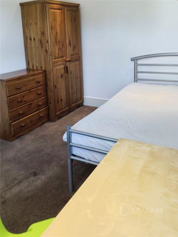 6 bedroom house to rent Gristhorpe Road, Birmingham, West Midlands, B29 - Photo 3