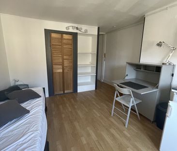 Location Appartement 1 pièce 20m² TROYES 10000 - Photo 2