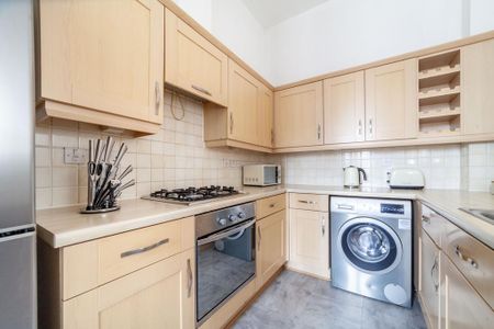 2 bedroom flat to rent - Photo 4