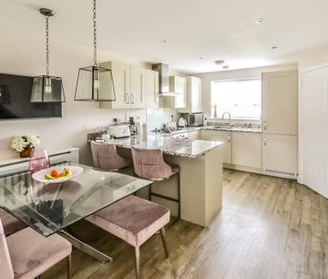 3 bedroom semi-detached house to rent - Photo 5