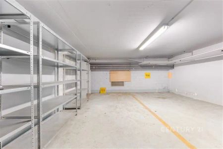 Moderní a světlý byt 2+kk se saunou, Hostivař - Photo 2