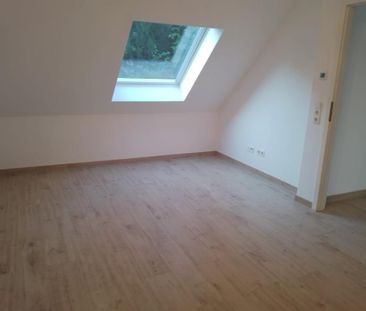 - EHNINGEN - Moderne 3-Zi.-Wohnung mit EBK, Fußbodenheizung, Stp - Photo 3