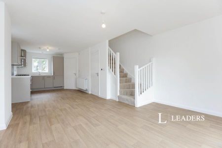 2 bedroom house to rent Thetford Road, Rothwell, Kettering, Northamptonshire, NN14 - Photo 2