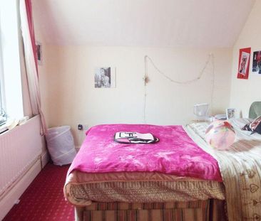 4 bedroom flat to rent - Photo 3