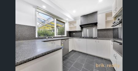 Newly Renovated-Close to Craigieburn Station! - Photo 3