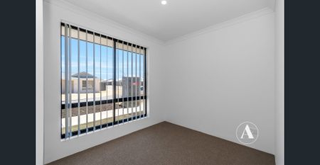 BRIGHT, FRESH & CONTEMPORARY 3-BEDROOM HOME IN QUIET LOCATION - Photo 3