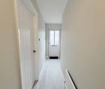 4 bedroom detached house to rent - Photo 2