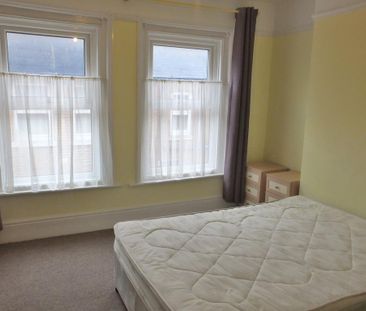 1 bedroom in a flat share to rent - Photo 5