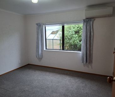 This fantastic family home offers a generous open-plan living on th... - Photo 3