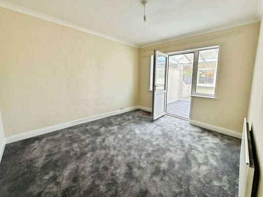 Eastcote Lane, Harrow, HA2 - Photo 1