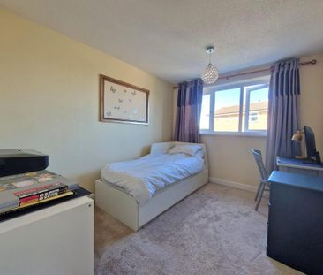 3 bedroom link detached house to rent - Photo 5