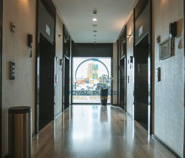 HIGH FLOO| FULLY FURNISHED | NEAR METRO | SPACIOUS - Photo 1