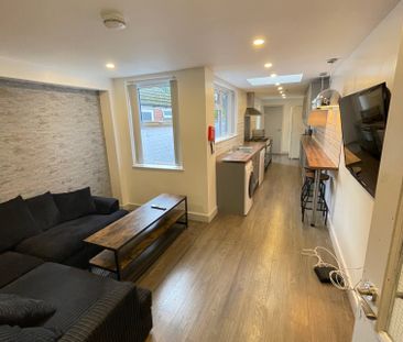 St. Margaret Road Room 3 - Photo 6