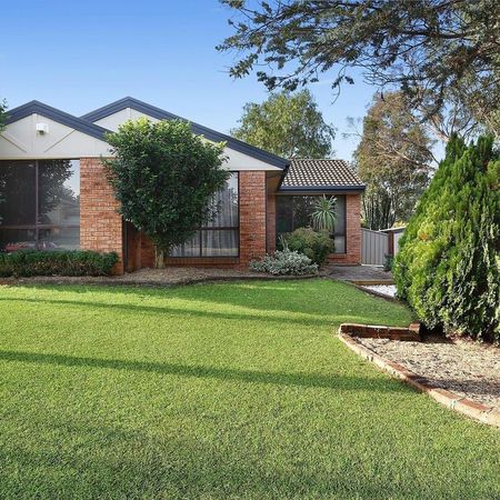 Charming 3-Bedroom Home - Photo 3