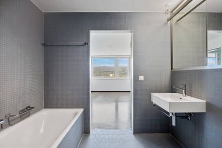 Moderne 5.5-Zimmer-Wohnung in Seenähe mit traumhafter Aussicht - Photo 4