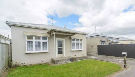 Four Bedroom, City Centre. - Photo 3