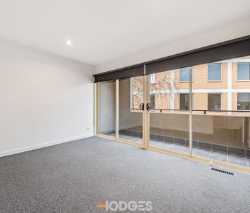 TOWNHOUSE LIVING - Photo 3