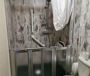 1 Bed Flat, Level Access Shower, Henllys, Wind Street. **Apply onli... - Photo 1