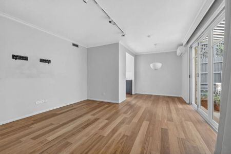 Modern Two‑Bedroom Living in Prime Malvern East - Photo 2