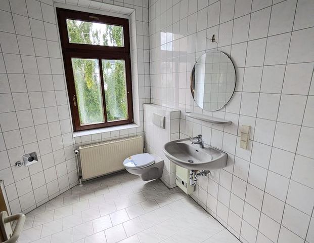 ++ helle 2-Raum Wohnung mit Tageslichtbad, Küche möglich - top-angebunden, zentrumsnähe ++ - Photo 1
