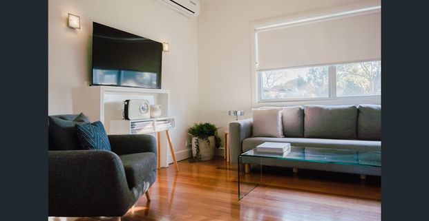 Spacious furnished/or unfinished House in Frankston - Photo 1