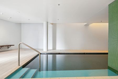 Fully Furnished Executive Style Apartment Located In a Prized Harbourside Pocket - Photo 4