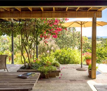 Tranquil Waiheke Guesthouse with Sea Views - Photo 1