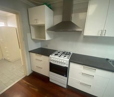 WELL PRESENTED TWO BEDROOM, ONE BATHROOM HOME IN DIANELLA - Photo 6