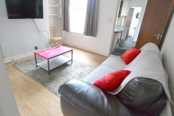 2 bedroom detached house to rent - Photo 1