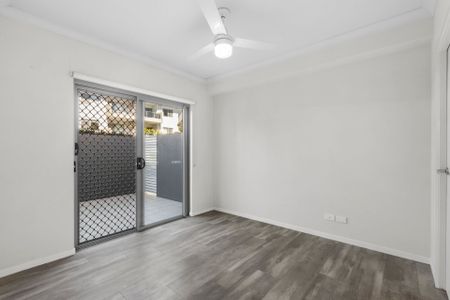 Spacious Ground-Floor Apartment in Prime Location - Photo 4