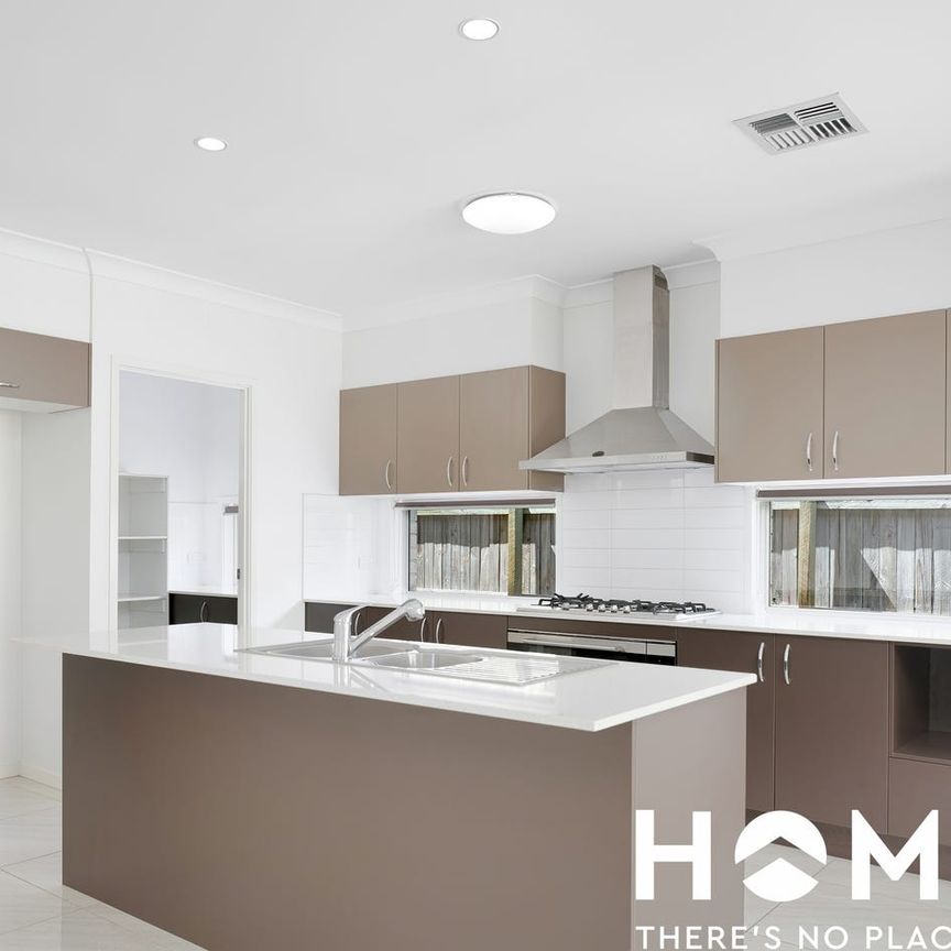 Large pet friendly home with ducted air-conditioning - Photo 1