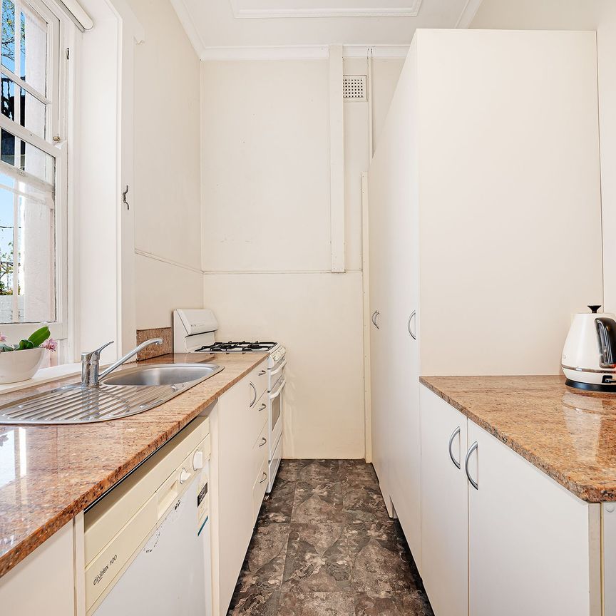 CONVENIENT STUDIO APARTMENT - Photo 1