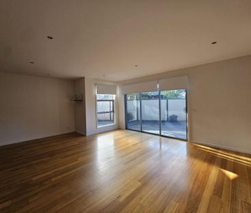 Lovely and spacious townhouse - Photo 3