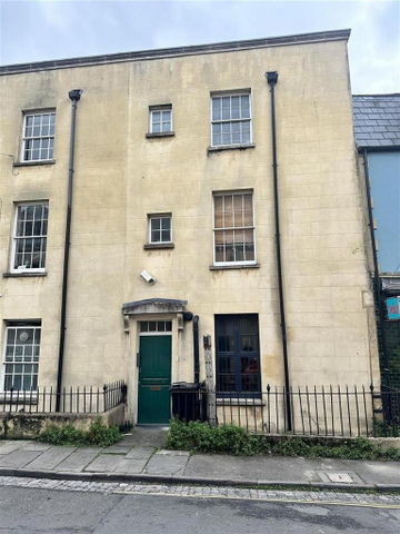 House to rent - Photo 5