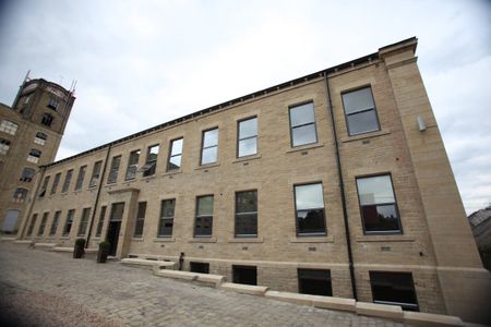 ONE BEDROOM FURNISHED APARTMENT LOCATED IN THE SPINNING HOUSE ON THE SECOND FLOOR. UNFURNISHED APARTMENT WITH A MODERN KITCHEN AND EN-SUITE. CALL TUDOR SALES & LETTINGS TO ARRANGE A VIEWING. - Photo 4