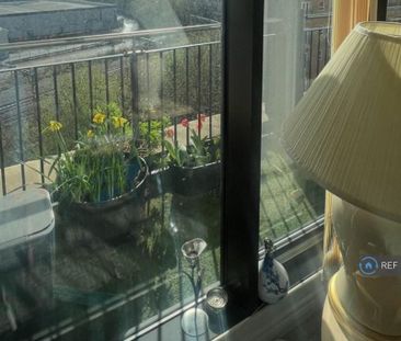 2 bedroom penthouse to rent - Photo 5