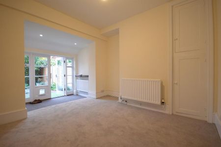 3 bedroom end of terrace house to rent - Photo 5