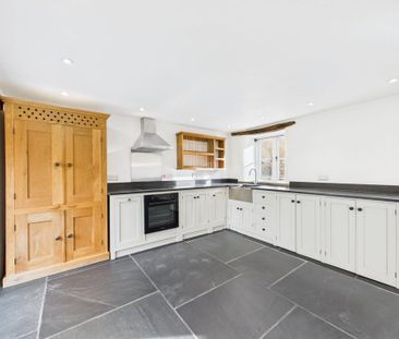 3 bedroom terraced house to rent - Photo 6