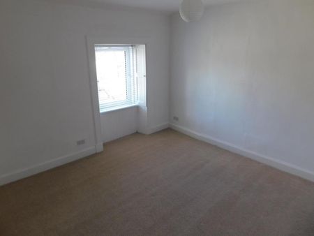 4 bedroom detached house to rent - Photo 4