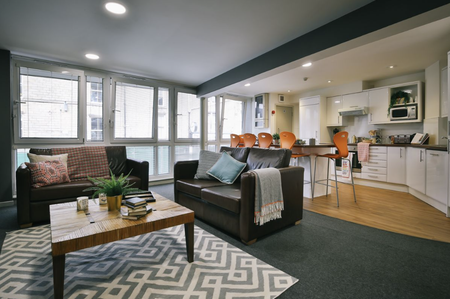 1 bedroom in a flat share to rent - Photo 2