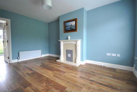 33 Innisfayle Drive, Bangor, BT19 1DN - Photo 2