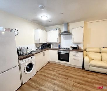 2 bedroom ground floor flat to rent - Photo 1