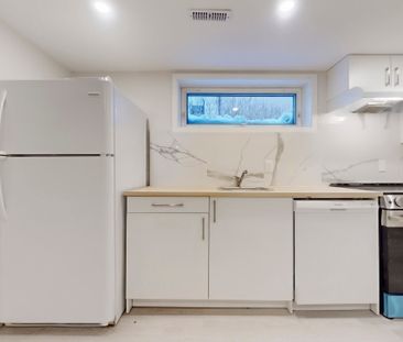 For Lease - 313 Churchill Basemnt Avenue, Toronto, Ontario - Photo 2