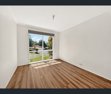 15 Rokeby Crescent, Craigieburn, Vic 3064 - Photo 2