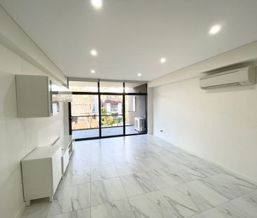 SUNNY MODERN APRARTMENT - Photo 1
