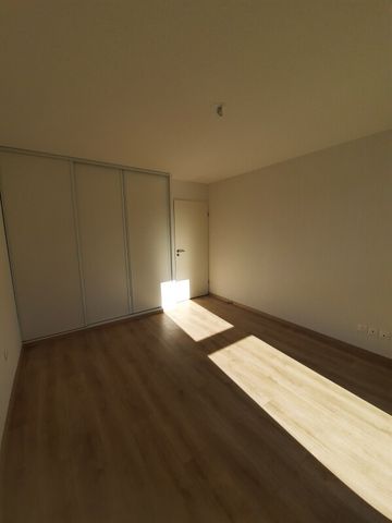 Location Appartement 3 pièces 61m² BASSENS 33530 - Photo 2