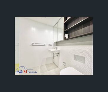Bright Two Bedroom Apartment Minutes Walk to The Train Station - Photo 4