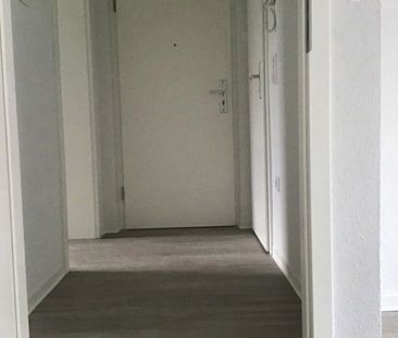 Frisch modernisierte, individuelle 2-Zimmer-Wohnung mit Balkon! - Photo 1