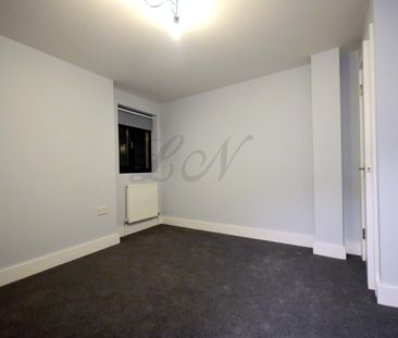 High Street, Berkshire, SL1 - Photo 2