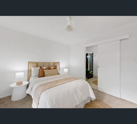 7 Hammer Street, Slade Point, Qld 4740 - Photo 2